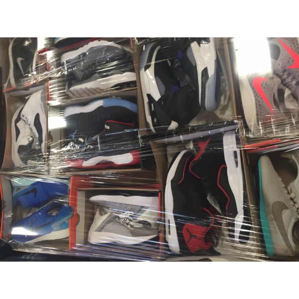 shoes-pallet. Shoes Pallet